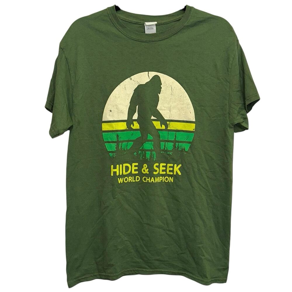 Bigfoot Hide & Seek World Champion Graphic T-Shirt Med Green Sasquatch Cotton